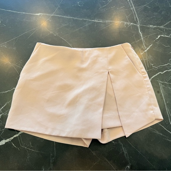 Express Women’s Skort Light Pink Size 4 - Picture 1 of 4